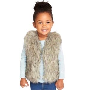 OLD NAVY Faux Fur Vest With Button Enclosure Ivory/Grey Mix Girls Age 4T